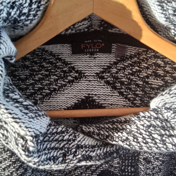 Fylo London Black White Sweater Cape L - Picture 5 of 6